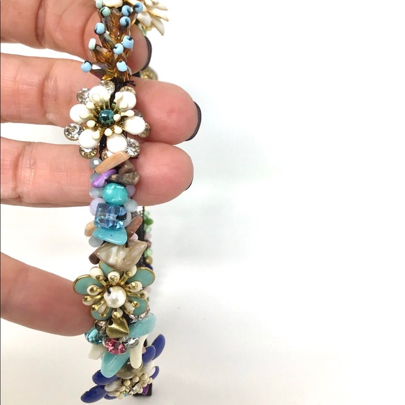 CRYSTAL & BEADED FLORAL HEADBAND - Picture 5 of 12